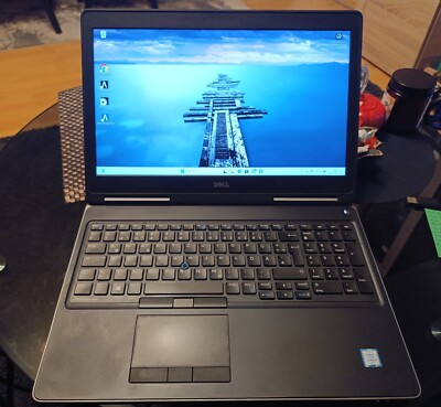 Laptop Dell Precision 7520, CAD Ready,Dockingstation, Tasche 