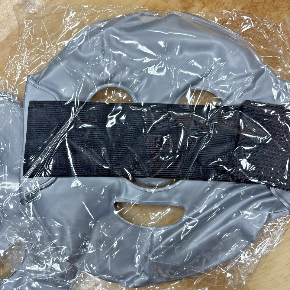 Mascarilla facial reutilizable frío/calor con correa elástica, plateada, paquete de 2 Foto 3 de 3