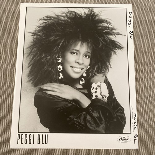 Peggi Blu Pressefoto 8x10". - Bild 1 von 2