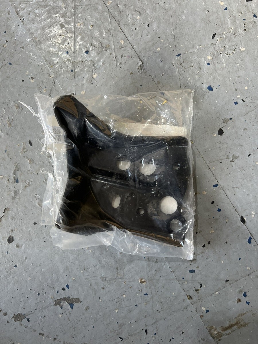 Genuine OEM Toyota 53785-06010 RH Front Fender Gusset 19-21 Avalon