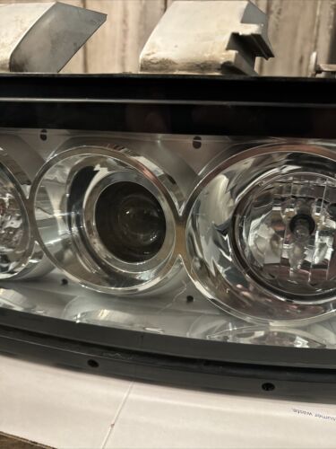 John Deere Headlight, Left-Hand Standard Assembly SKU: RE296679 MSRP $900 - Picture 3 of 11
