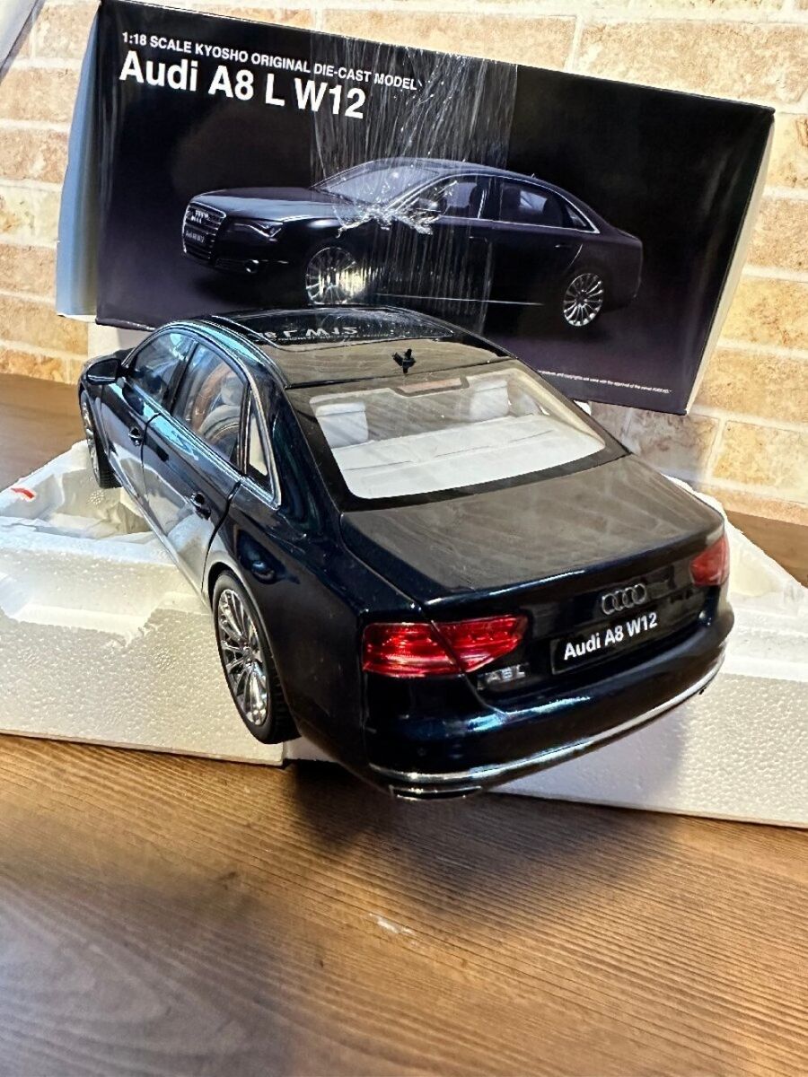 KYOSHO Audi A8L W12 Die-Cast Model Detailed Luxury Sedan KYOSHO Audi A8L W12 Die-Cast Model Detailed Luxury Sedan