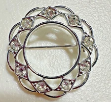 Sarah Coventry Silver-Tone Rhinestone Wreath Circle Brooch Vintage Signed