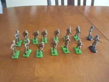 LOT OF 15 VINTAGE "BRITAINS" WWII BRITISH ARMY SOLDIERS