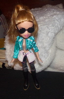 BRATZ DOLL-2001  MGA