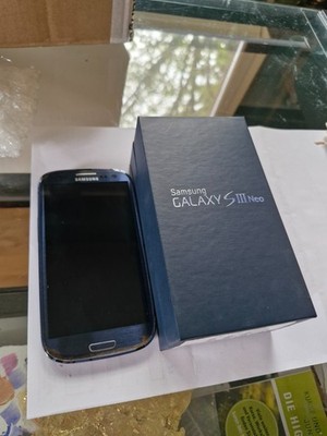 Samsung Galaxy S3 Neo GT-I9301I - 4.8 Zoll - 1,4GHzGB - 16GB - Handy Blau