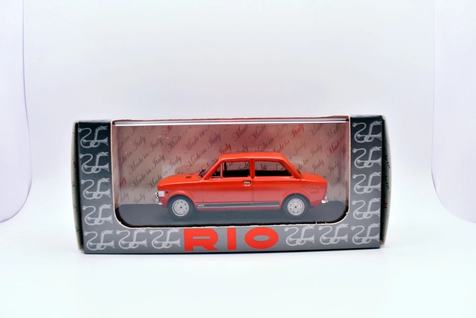 Modelo de carro escala 1:43 Fiat 128 Rally vermelho coleção de veículos fundidos rio - Imagem 2 de 3