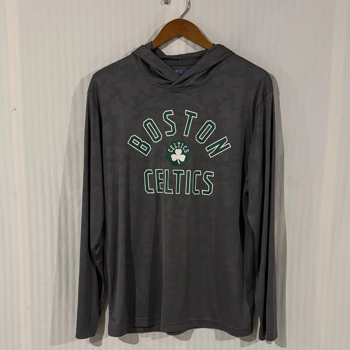 NBA Boston Celtics Mens Sz Large Gray Long Sleeve Hooded Performance Top  K-16