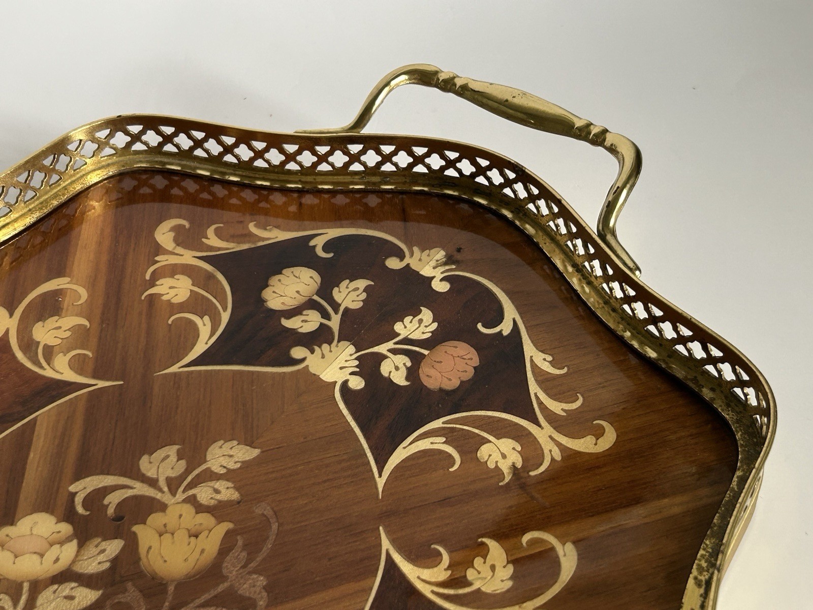 Italian Sorrento Marquetry Serving Tray – Brass Edge, Mid-Century Design