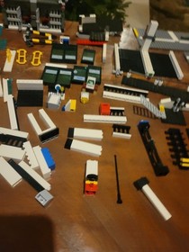 LEGO City: Police Headquarters (7744) INCOMPLETE - BOX IS INCLUDED No Manual