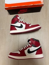 Air Jordan 1 Retro High OG  Chicago Lost & Fo...