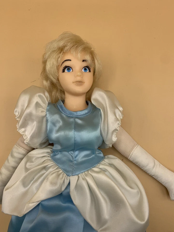 Muñeca Cenicienta Rara Princesa Disney Cabeza de Goma Aplausos De Colección Foto 3 de 3