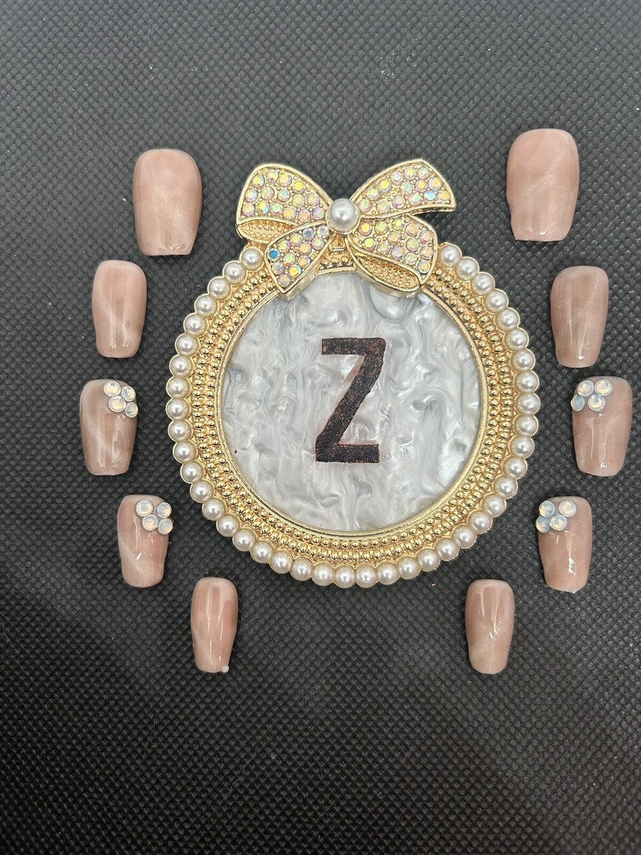 nail.kzmページ Z NAILZ! Gorgeous Handmade Silver Cat Eye On Milky Beige W/Stones