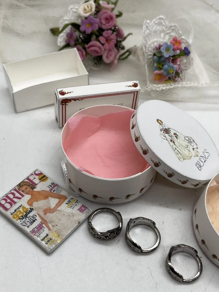 Dolls house wedding bridal job lot bundle, veils,bouquets, posies 1/12th Scale   - Image 3 of 4