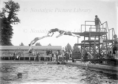 ANTIKES GLASNEGATIV DER EGGE SCHWIMMBÄDER um 1920