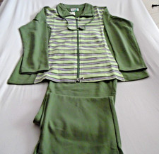 Damen Freizeitanzug in Pistazie mit Ringeleinsatz Gr . 38