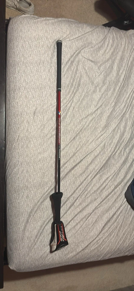 Srixon ZX5 MKII 4 híbrido 22 grados. Ligeramente usado, viene con funda original Foto 2 de 4