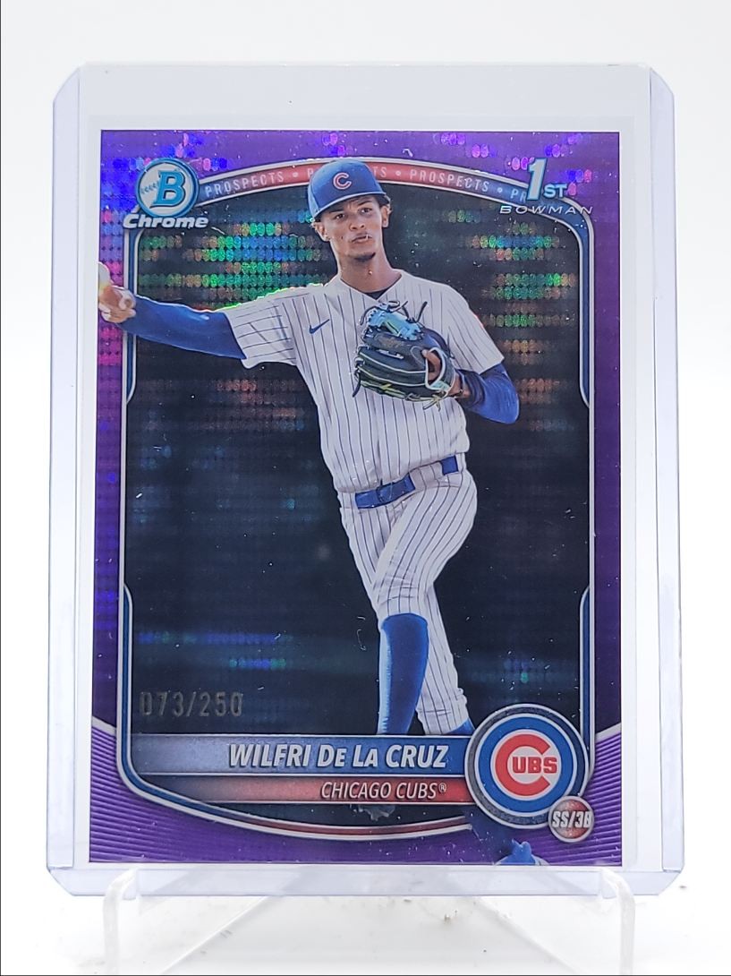 WILFRI DE LA CRUZ 2025 BOWMAN CHROME 1ST PURPLE PULSAR CUBS /250 Q4440