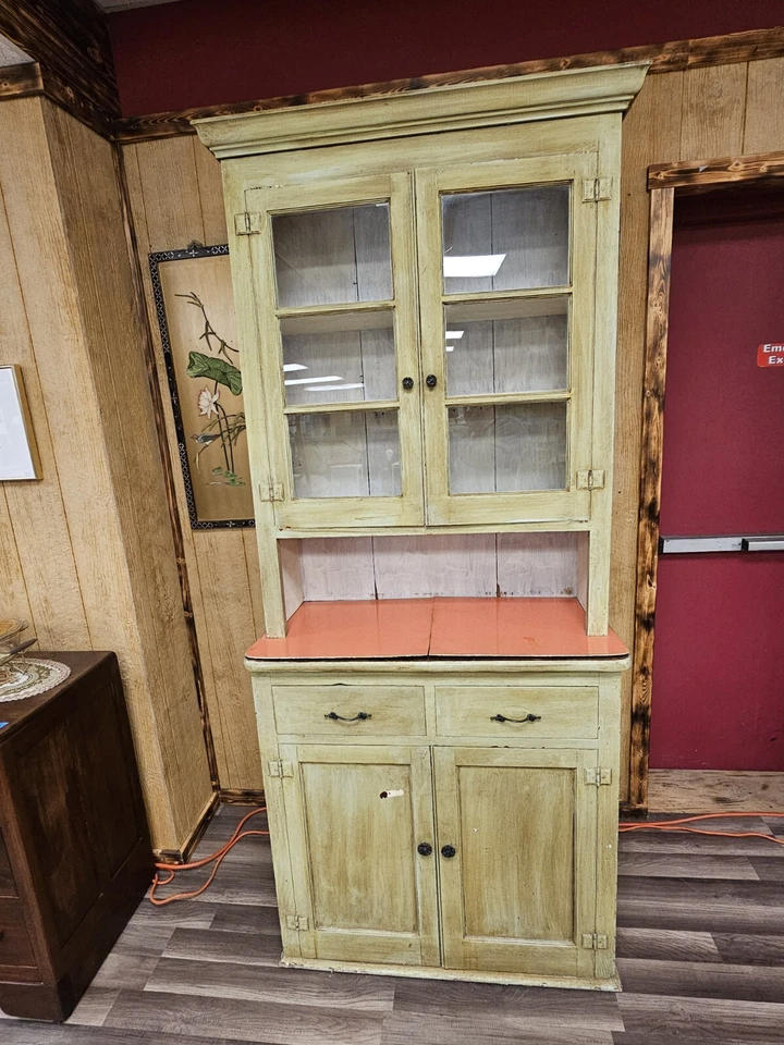 Antiguo vitrina de almacenamiento de pino de granja rural sureño primitivo verde cabaña Foto 3 de 4