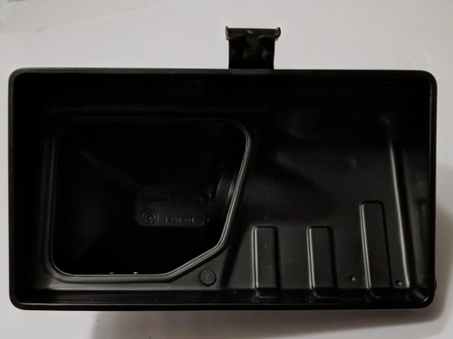 Genuine BMW E30 Air filter box top half 1288047 - Picture 8 of 12