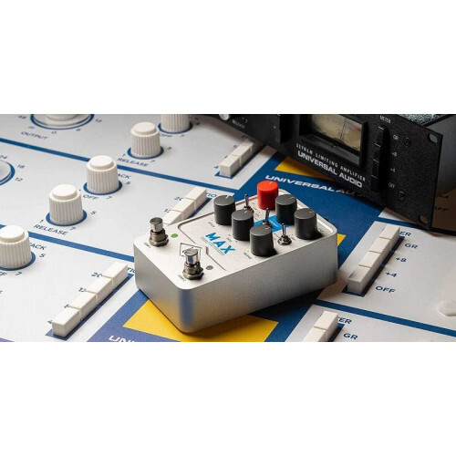 【UAFX】 Max Preamp & Dual Compressor Universal Audio UAFX Max Preamp & Dual Comp. – United States