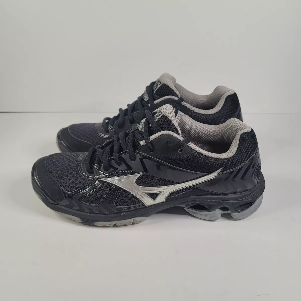 MIZUNO Womens WAVE BOLT 7 Volleyball Shoes-Black/Silver (Size 9)