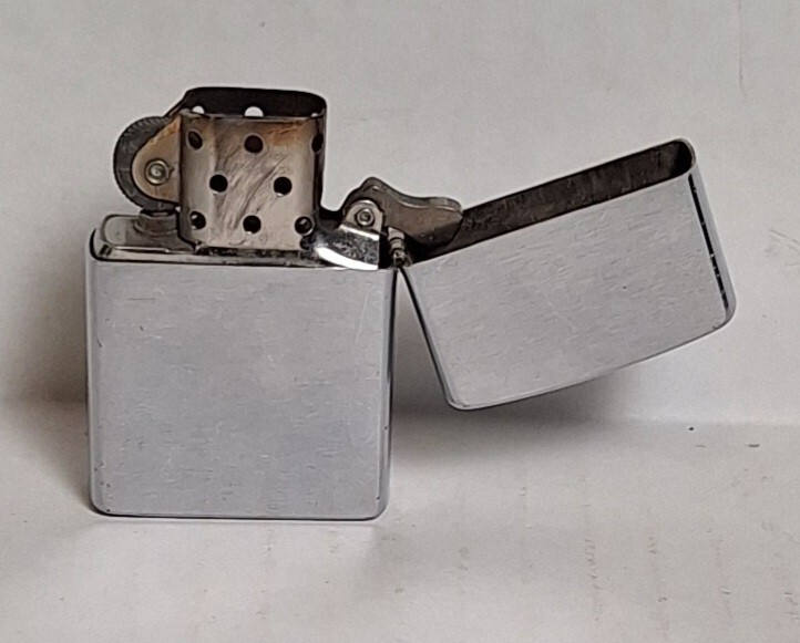 Zippo Lighter Made in USA Bradford PA 2007 B07 Silver Chrome