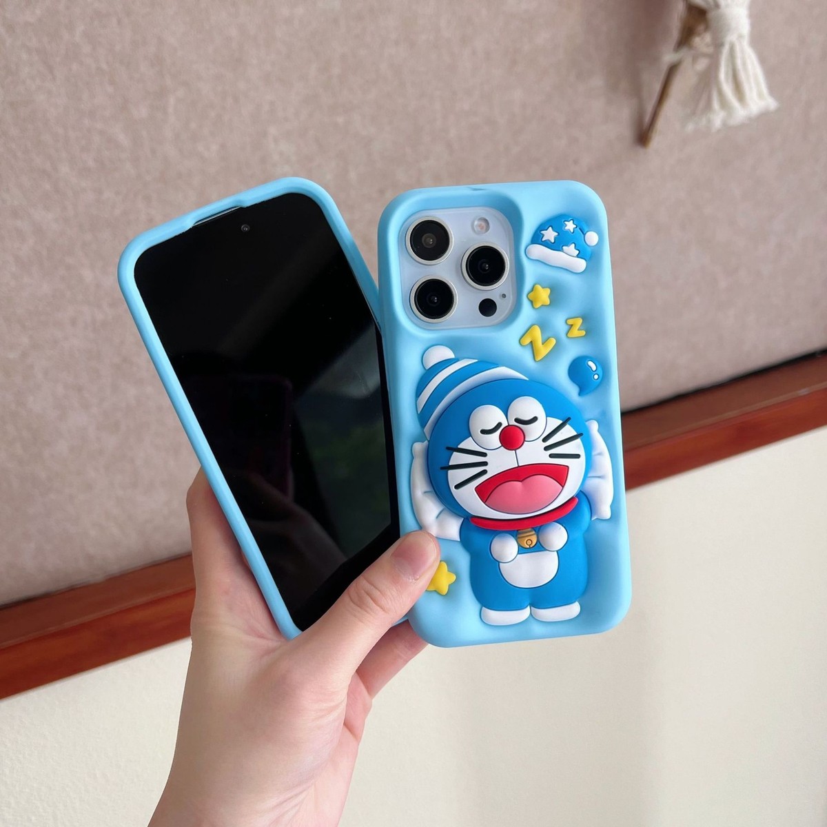 12 Pro Gucci Doraemon Iphone Cute 3D Doraemon Phone Stand Cover