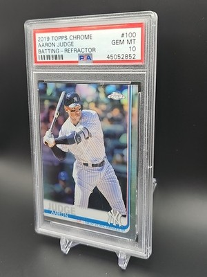 2019 Topps Chrome Aaron Judge #100 Batting - Refractor PSA 10 
