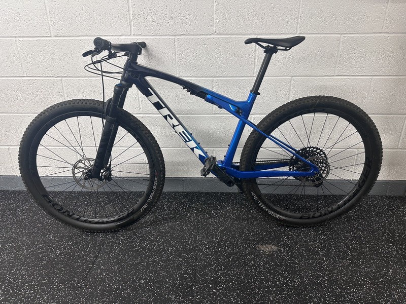 Trek Supercaliber 9.8 GX Size L Navy Smoke Alpine Blue