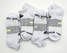 4 Pairs BOMBAS Women's All-Purpose Performance Ankle Socks Size Med 8-10.5 White