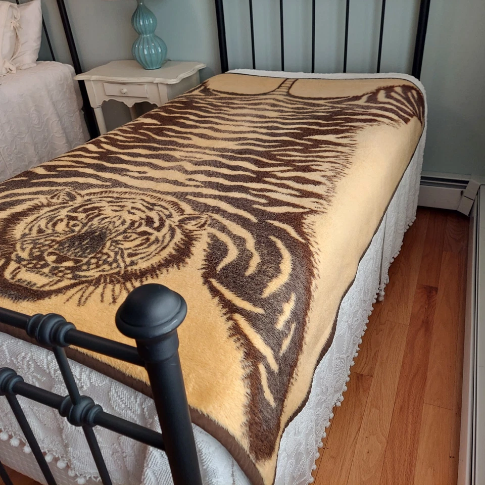 Manta de lana acrílica vintage Biederlack Tiger reversible 69x58" Foto 3 de 4