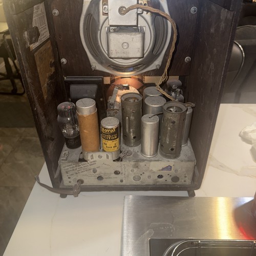 VINTAGE  RARE  PHILCO  Tombstone 60MB. 15.000 Tube Radio Made In 1934 READ - Afbeelding 12 van 14