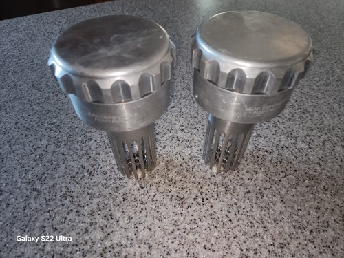 Freightliner fuel caps anti-siphon. prevent fuel theft. mack peterbuilt kenworth
