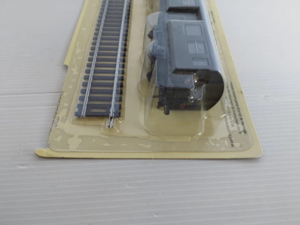 HO : Wagon 2eme classe avec un rail droit collection hachette sous blister neuf - Photo 3/4