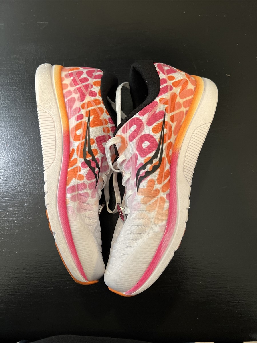 Saucony Dunkin display picture 1