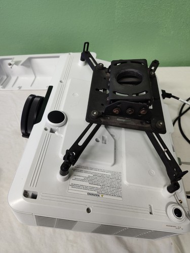 Epson PowerLite L610U Wireless WUXGA 3LCD 6000 Laser Projector w/ mount 2646hr - Picture 4 of 10