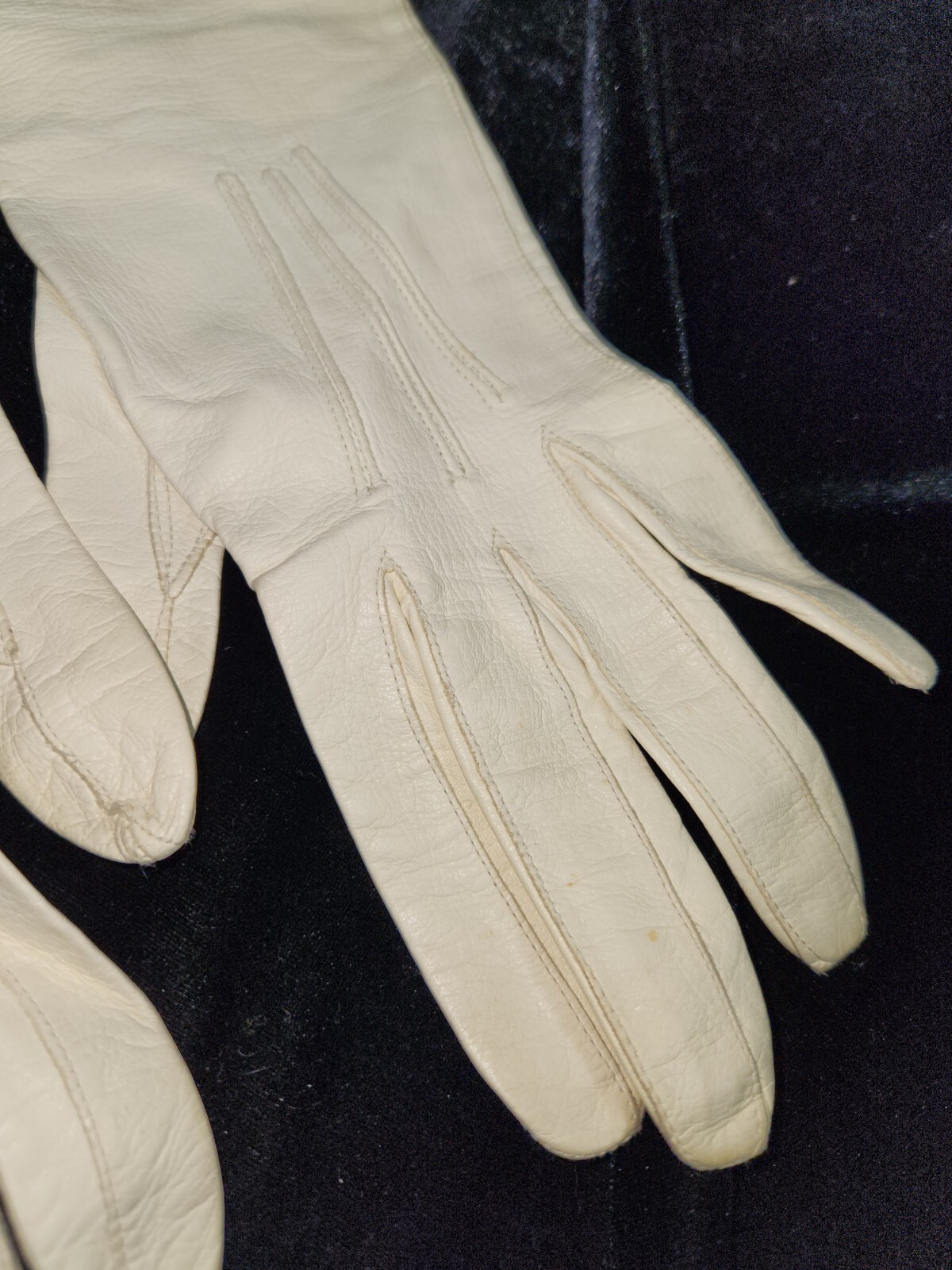 Vintage Long White Leather Gloves Gem
