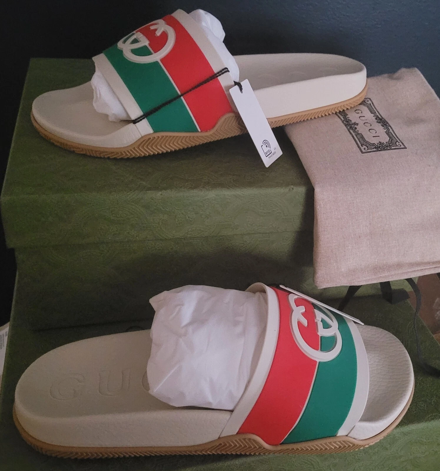 NEUF AUTHENTIQUE GUCCI CAOUTCHOUC GG DIAPOSITIVE EMBOÎTABLE FEMME GUCCI 40 (US 10, UK 7)