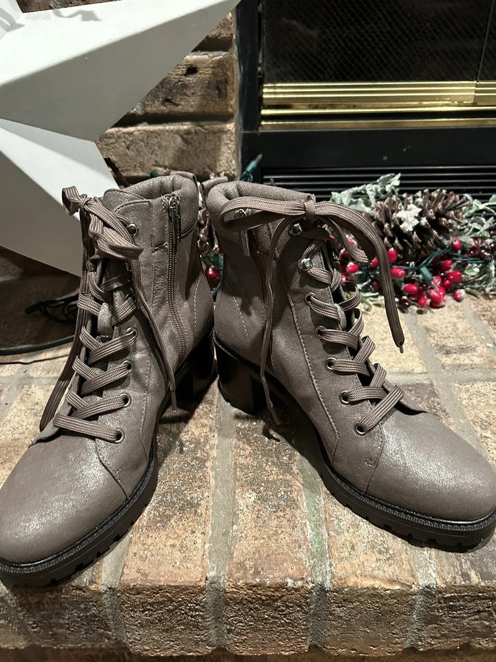 Vince Camuto Gaviana кожи металлик серебро шнурует вверх коренастый ботильоны 8 - Изображение 2 из 4