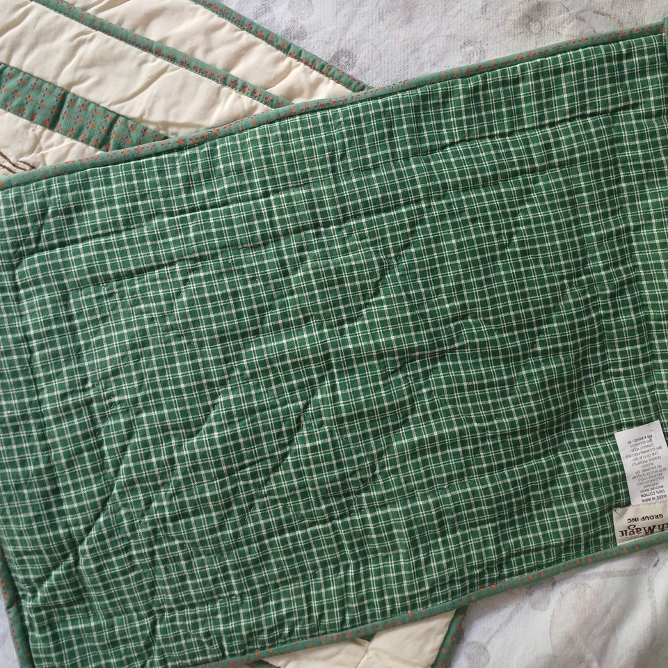 VTG Patchwork Place Mats Set 4 Flower Garden Reversible Patch Magic  - Image 4 of 4