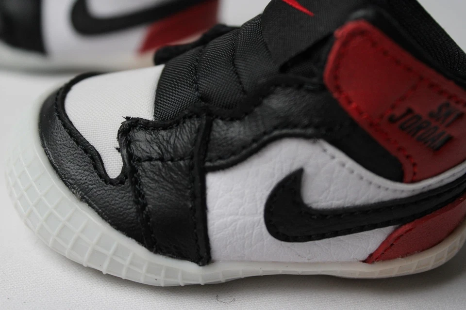 Nike Niños Pequeños Air Jordan 1 Retro Alto OG CB Zapatos CD4 Puntera Negra Reimaginado US1C Foto 2 de 4