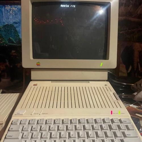 Apple IIc, With Monitor/stand/cables And 3.25Flopy Drive. WORKS AND POWERS ON!