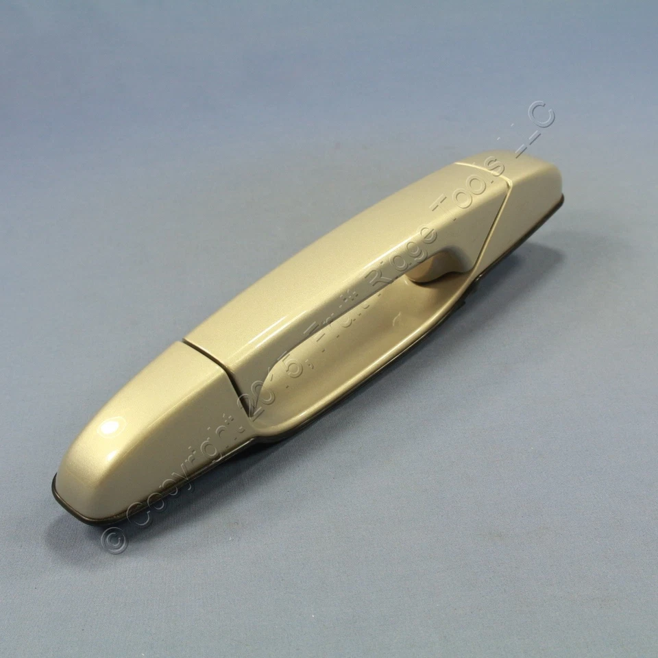 Manija de puerta exterior lado del conductor trasero izquierdo GM OEM Gold Mist WA316N 25890279 Foto 2 de 3