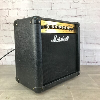 Marshall MG MG15CDR 2-Kanal 15 Watt Solid State Gitarren Combo Verstärker