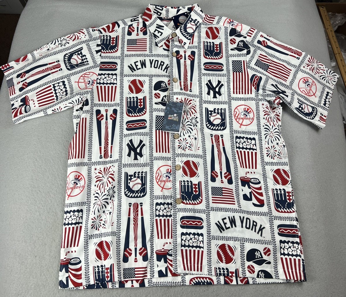 REYN SPOONER New York Yankees Short Sleeve Button Up Hawaiian