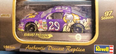 E1 REVELL RACING 97 EDITION #29 RACE CAR SCOOBY DOO 1/64 ROBERT PRESSLEY T3