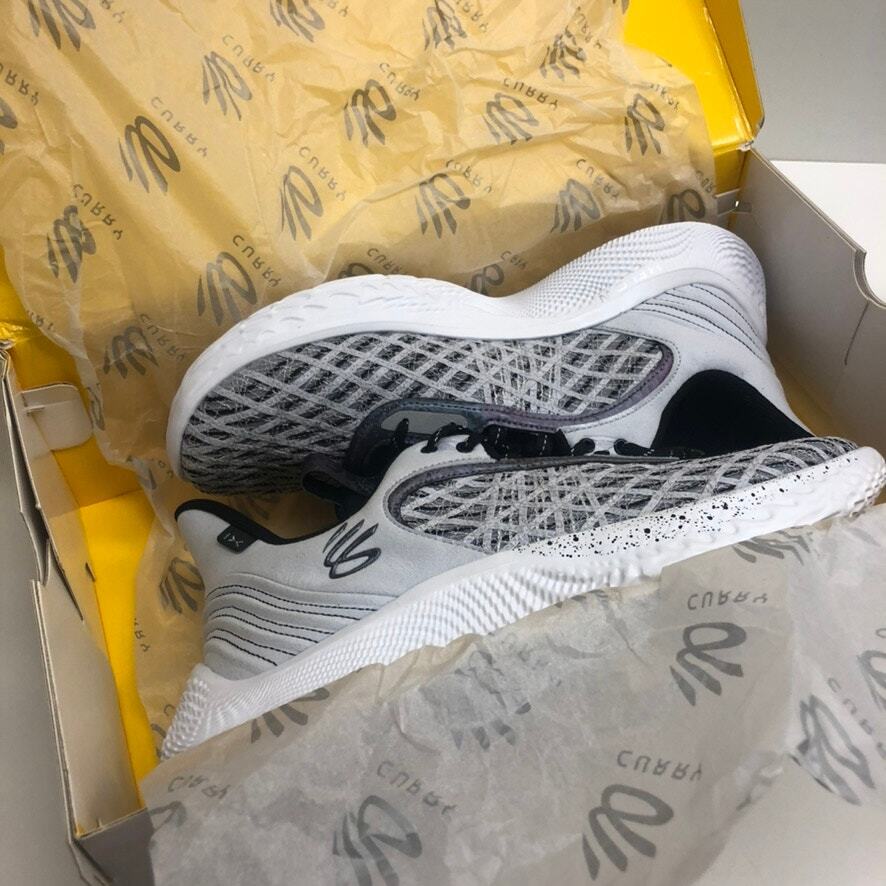NIB RARE Under Armour Curry Flow 9 PE MM March Madness  display picture 3