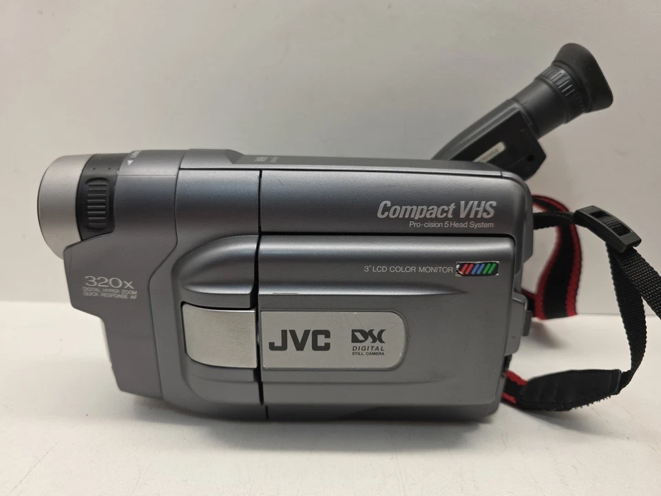 JVC GR-AXM910 Compact VHS Camcorder VHS-C Video Camera Bundle - Image 3 of 4