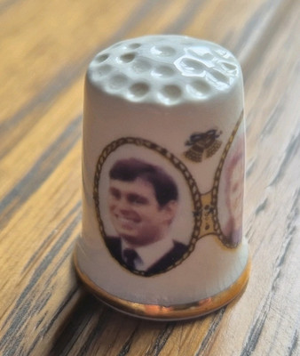  Andrew and Fergie  Royal Commemorative Wedding Sewing Thimble